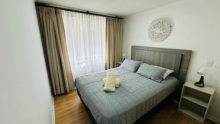 Amplo apartamento com 2 quartos totalmente equipado no centr