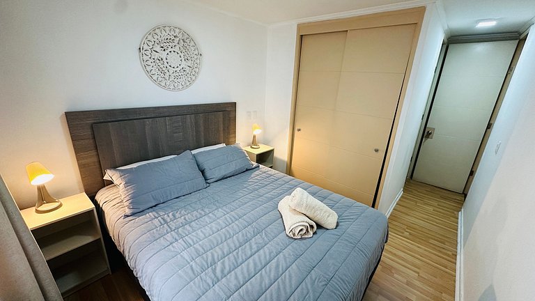 Amplo apartamento com 2 quartos totalmente equipado no centr