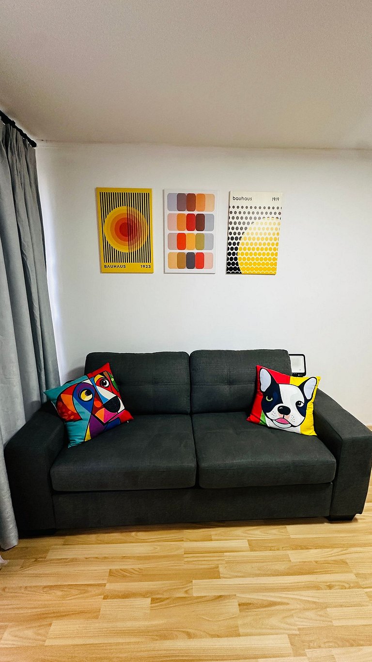 Amplo apartamento com 2 quartos totalmente equipado no centr