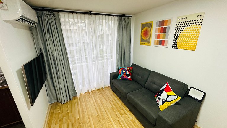Amplo apartamento com 2 quartos totalmente equipado no centr
