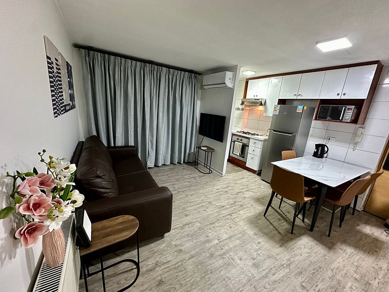 Amplio Depto. 2 dorm. Full equipado centro Stgo.
