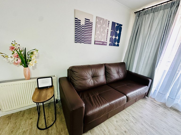 Amplio Depto. 2 dorm. Full equipado centro Stgo.